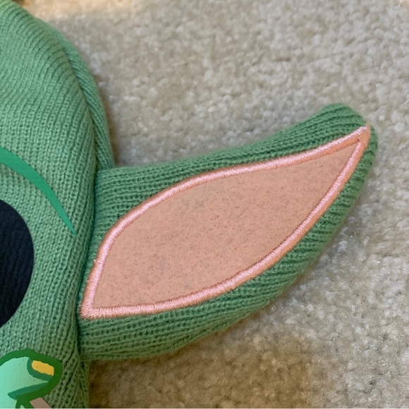 Star Wars Mandalorian Baby Yoda Grogu Beanie Toque Hat Cap One Size NEW - Picture 7 of 11